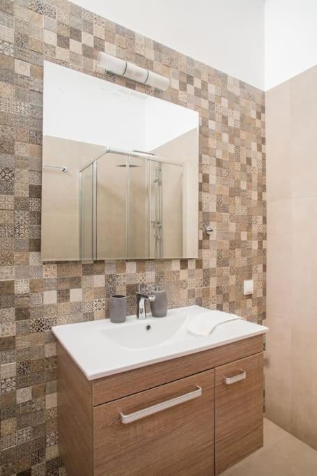 Апартаменты Splendid Full 5Bdr/3Bath/2Kitchens Mansion In Ath Афины Экстерьер фото